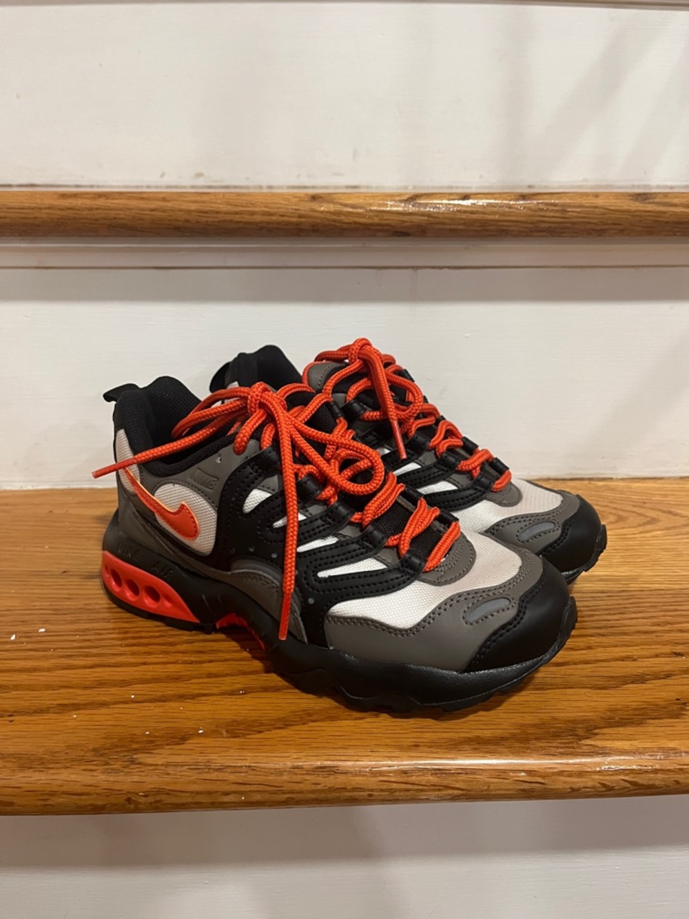 NIKE AIR Kids Olive Grey, Orange, Bl Terra Humara. Size 3.5. NWOT